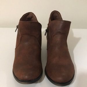 SUN + STONE
Abby Double Zip Booties, Size 6